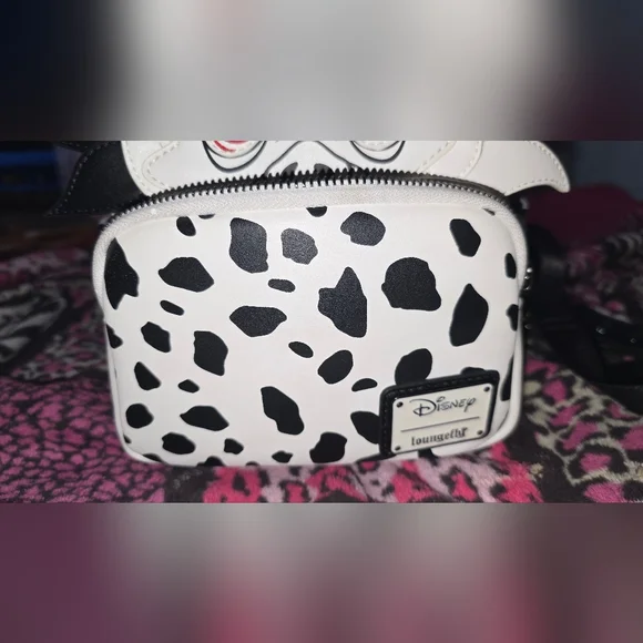Disney Loungefly Cruella De Vil Backpack - Picture 11 of 16